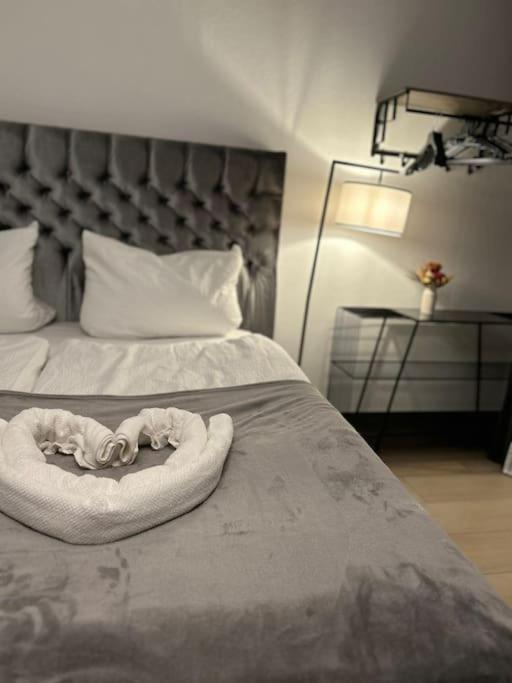 Duplex Apartment Ullstein- 4 Bedrooms, 2 Bathrooms, Living Room, 2 Parking Spaces, Boxspringbeds, Family & Business Apartment! Berlin Exterior photo